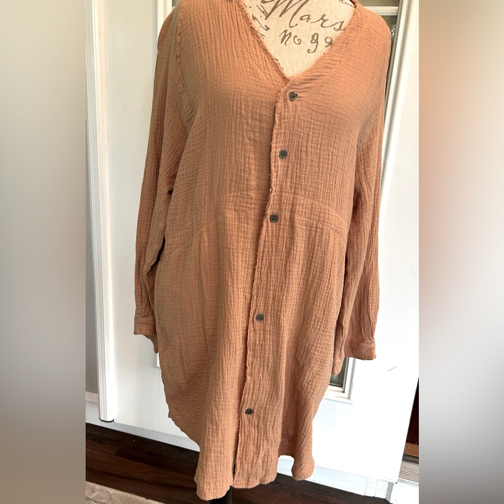 Brand New with tags IGenjun Coverup / long Shirt size Med